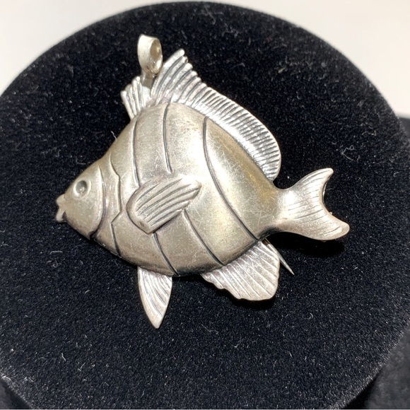 Sterling Silver Vintage Jewelart Tropical Fish Design Pin Brooch / Pendant - Picture 1 of 3